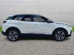 White Used 2020 Peugeot 3008 Premium SUV | £18,433 (A bit pricey)