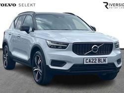 Glacier silver Used 2022 Volvo XC40 R-Design SUV | £27,250 (Fair price)