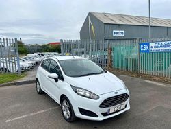 White Used 2015 Ford Fiesta Style Hatchback | £3,895 (Expensive)