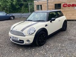 White Used 2011 Mini Cooper Hatch Hatchback | £3,895 (Expensive)