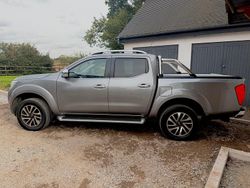 Grey Used 2018 Nissan Navara Tekna Pickup | £14,400 (Fair price)