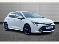 Pure white Used 2022 Toyota Corolla Hatchback | £19,450 (Fair price)