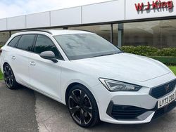Metallic nevada white Used 2024 Cupra Leon VZ2 Estate | £21,995 (Fair price)