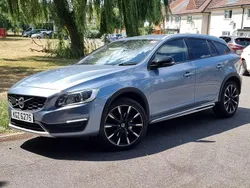 Blue Used 2018 Volvo V60 CC Estate | £9,990