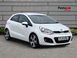 White Used 2014 Kia Rio 3 Hatchback | £5,995 (Fair price)