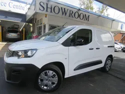 White Used 2022 Peugeot Partner Premium MPV | £9,989 (Good price)