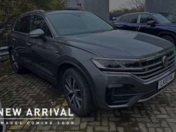 Grey Used 2019 VW Touareg R-line SUV | £30,495 (Fair price)