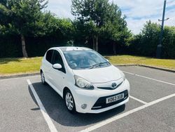 White Used 2013 Toyota Aygo Hatchback | £4,295 (Fair price)
