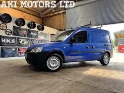 Blue Used 2004 Vauxhall Combo MPV | £1,500 (Fair price)