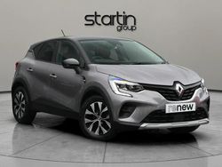 Grey/black Used 2022 Renault Captur LIMITED SUV | £13,385 (Fair price)