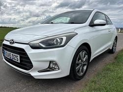 White Used 2015 Hyundai i20 SE Coupe | £5,995 (Fair price)