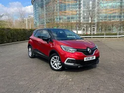Red/black Used 2018 Renault Captur Dynamique SUV | £6,400 (Fair price)