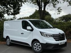 Solid glacier white New 2025 Renault Trafic MPV | £19,990 (Super price)