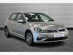 Silver Used 2018 VW Golf VII SE Hatchback | £14,990 (Fair price)