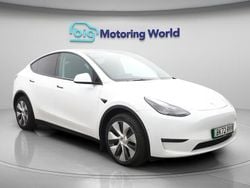 White Used 2022 Tesla Model Y Long Range AWD SUV | £24,500 (Fair price)