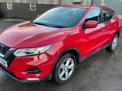 Red Used 2017 Nissan Qashqai Acenta SUV | £7,490 (Good price)