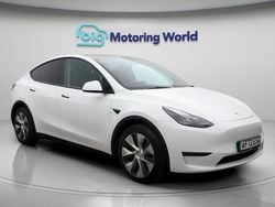 White Used 2022 Tesla Model Y Long Range AWD SUV | £19,600 (Fair price)