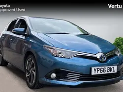 Blue Used 2016 Toyota Auris Hybrid Design Hatchback | £10,182 (Fair price)