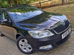 Black Used 2010 Skoda Octavia Elegance Estate | £4,500 (Fair price)