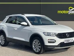 White Used 2018 VW T-Roc SE SUV | £12,295 (Fair price)
