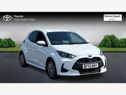 White Used 2022 Toyota Yaris Hybrid Hatchback | £16,715 (Fair price)
