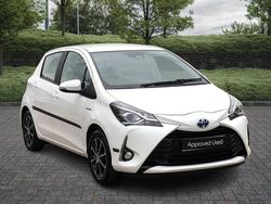 White Used 2019 Toyota Yaris Hybrid Hatchback | £13,750 (Good price)