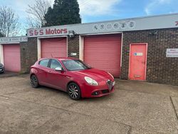 Red Used 2010 Alfa Romeo Giulietta Lusso Hatchback | £2,498 (Fair price)