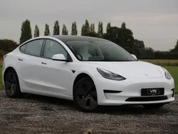 White Used 2021 Tesla Model 3 Standard Range Sedan | £19,490 (Fair price)