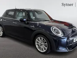 Black Used 2021 Mini Cooper S Exclusive Hatchback | £21,000 (Fair price)