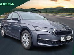 Grey Used 2025 Skoda Octavia SE Technology Estate | £20,490 (Fair price)