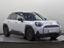 White New 2024 Mini Aceman Classic SUV | £29,995 (Super price)