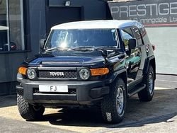 Black white roof with anthracite trim Used 2012 Toyota FJ Cruiser SUV | £28,950