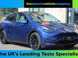 Blue Used 2022 Tesla Model Y Long Range AWD SUV | £25,995 (Fair price)