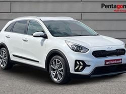 White Used 2022 Kia Niro 3 SUV | £18,795 (Good price)