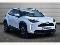 White Used 2023 Toyota Yaris Hybrid Design SUV | £19,999 (Fair price)