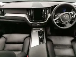Silver Used 2023 Volvo XC60 Plus SUV | £32,190 (Super price)