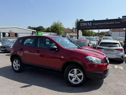 Red Used 2013 Nissan Qashqai Visia SUV | £2,590 (Good price)
