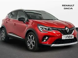 Red/black Used 2023 Renault Captur Techno SUV | £15,500 (Fair price)
