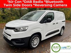 White Used 2023 Toyota Proace City City MPV | £10,995 (Super price)