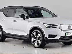 Glacier silver Used 2021 Volvo XC40 Core SUV | £21,990 (Fair price)