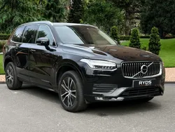 Black Used 2020 Volvo XC90 Momentum SUV | £33,140 (Fair price)