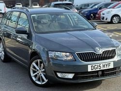 Grey Used 2015 Skoda Octavia Elegance Estate | £5,995 (Good price)