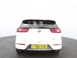 White Used 2017 Kia Niro 3 SUV | £12,499 (Good price)