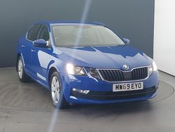 Blue Used 2019 Skoda Octavia SE Technology Hatchback | £11,998 (Fair price)