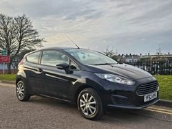 Black Used 2014 Ford Fiesta Studio Hatchback | £2,295 (Super price)