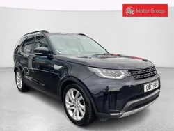 Black Used 2017 Land Rover Discovery 5 HSE SUV | £17,990 (A bit pricey)