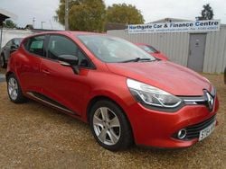 Red Used 2014 Renault Clio IV Dynamique Hatchback | £4,495 (Fair price)