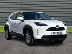 White Used 2023 Toyota Yaris Cross SUV | £20,995