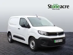 White New 2025 Vauxhall Combo MPV | £20,895