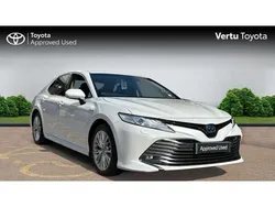 White Used 2019 Toyota Camry Sedan | £20,799 (A bit pricey)